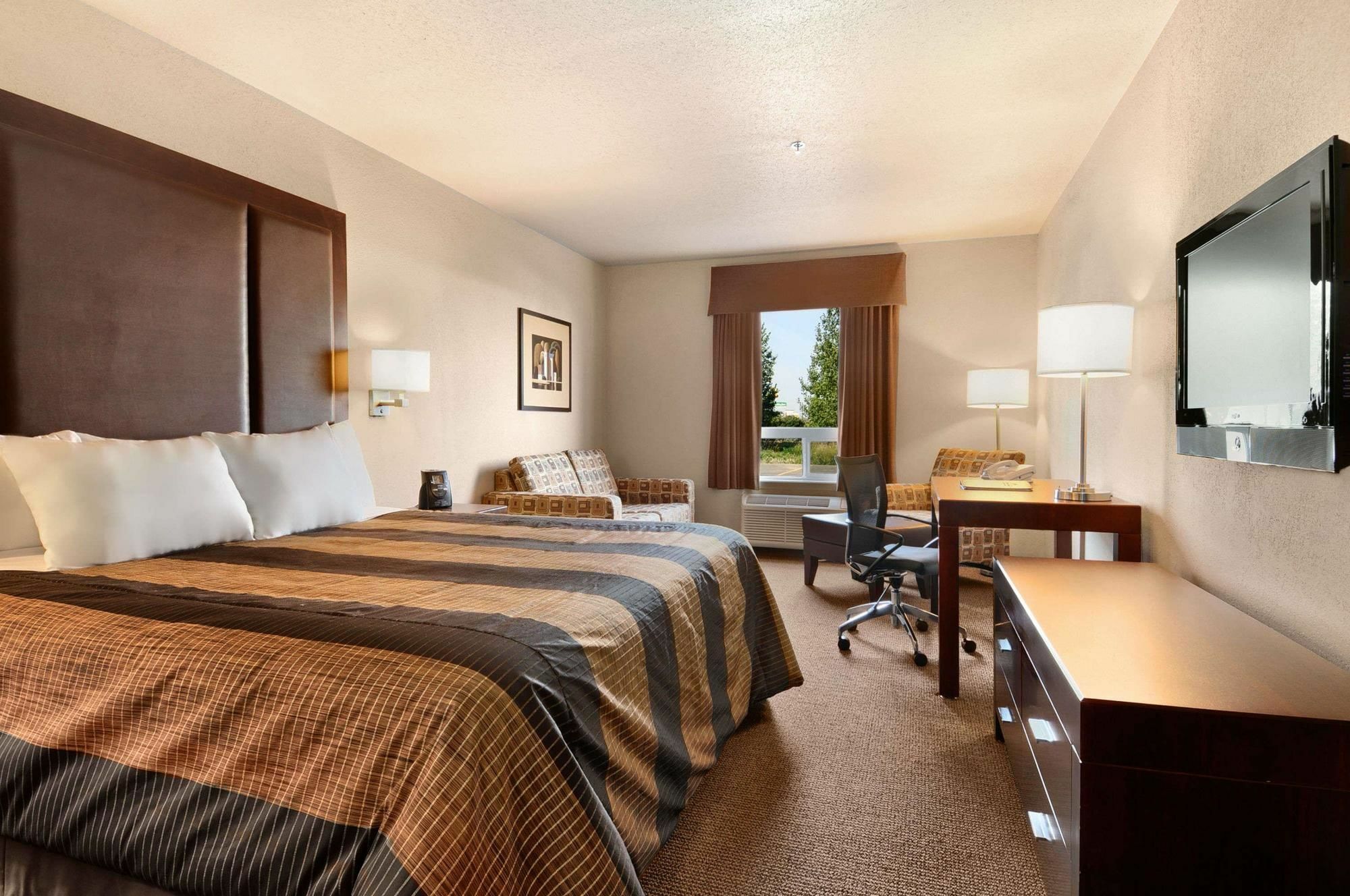 Days Inn By Wyndham Regina Room photo
